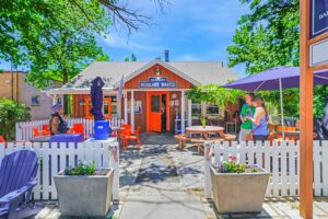 An image of the outside of Regulars Wanted beanery in Julian