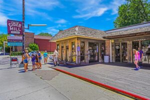 An image of the front of Julian Cider Mill with happy customers